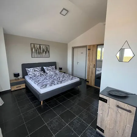 Niklas With 3 Bedrooms And Heated Pool *