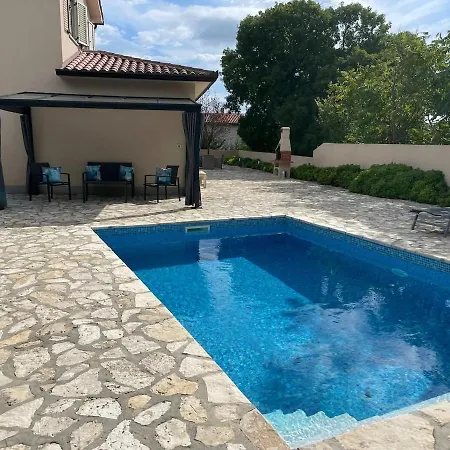 Niklas With 3 Bedrooms And Heated Pool ヴィラ *
